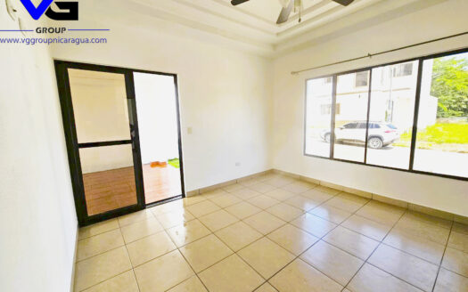 HERMOSA CASA EN RENTA CTA VIEJA LEON